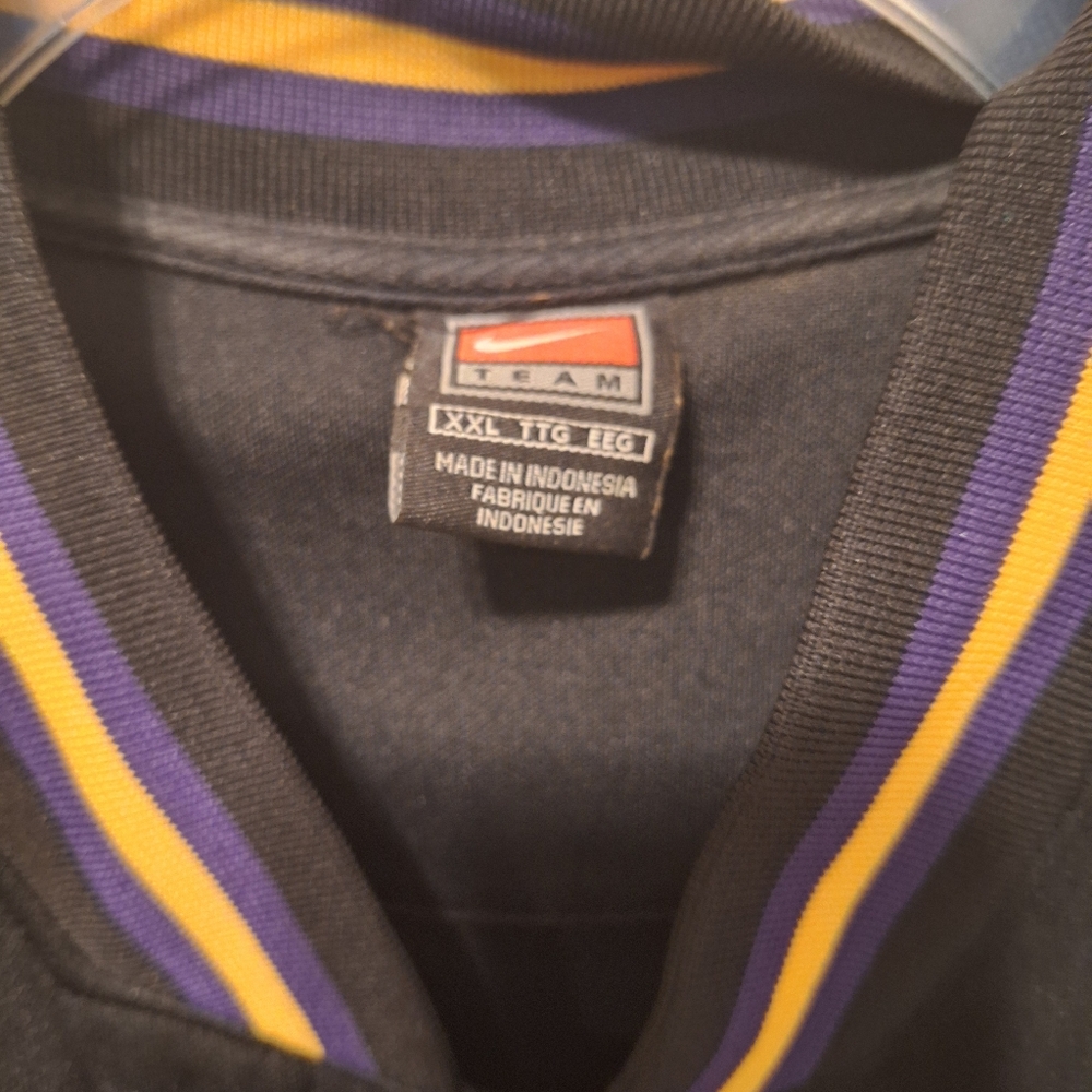 Vintage Lakers Nike team Size 61 Buttoned Warmup Shirt shooters shirt player Xxl - Picture 3 of 5